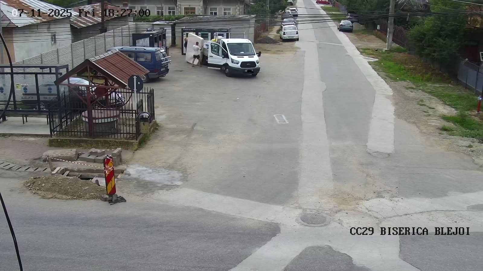 Primăria Blejoi, apel către locuitori: Nu transformați platformele de colectare în gropi de gunoi!