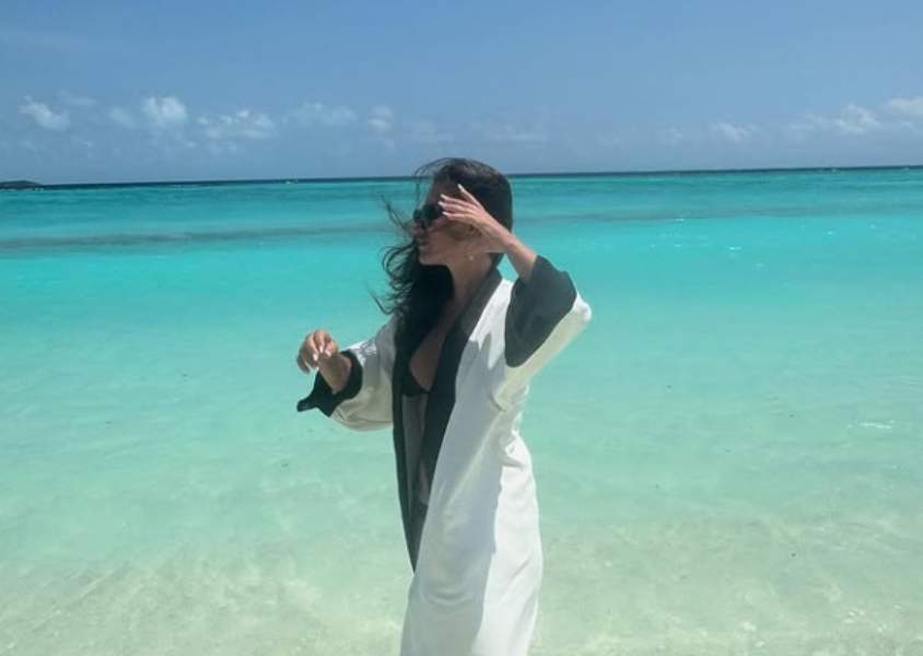 Ce bine arată Mara Banică în costum de baie, în Maldive! Imagini senzaționale cu prezentatoarea de la Antena Stars | VIDEO