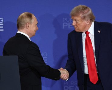 Trump anunță că a convenit cu Putin că războiul din Ucraina se va încheia cu un schimb de teritorii: „Rusia este o putere foarte mare”