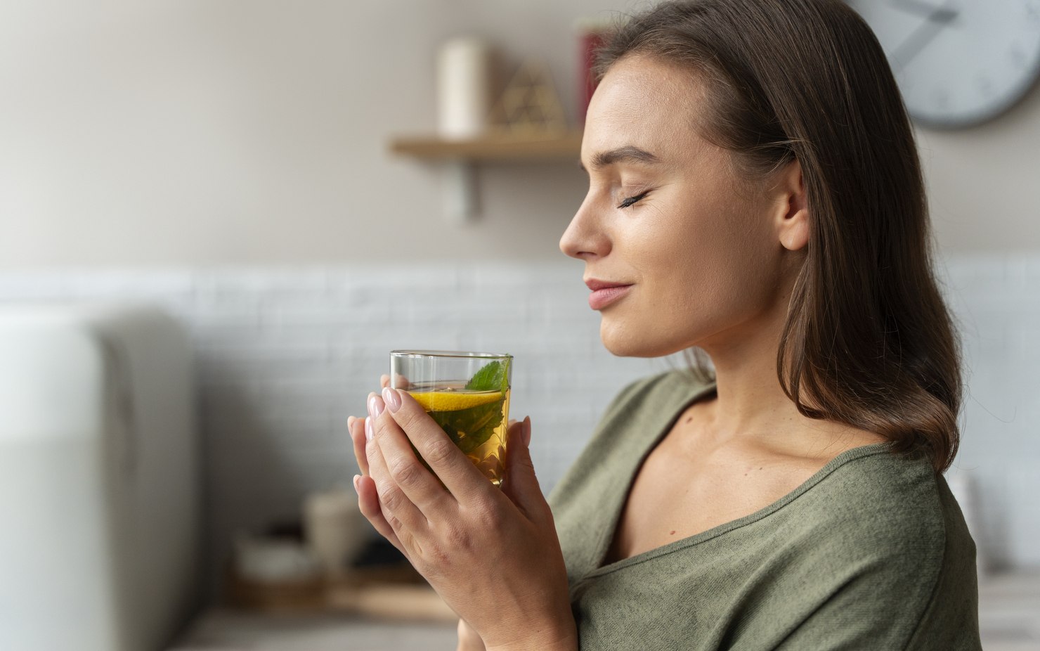 Un ceai popular poate proteja creierul împotriva bolii Alzheimer. Se găsește în toate magazinele și este foarte ieftin