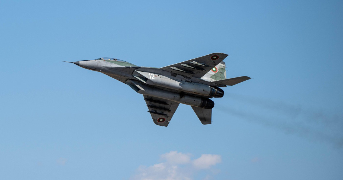 Nepregătiți pentru a asigura securitatea frontierei estice a NATO. Bulgarii vânează dronele rusești cu avioane MiG-29 din era sovietică