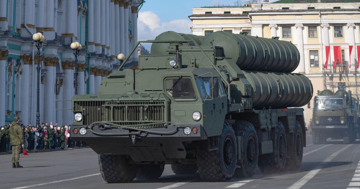 Rusia încearcă să răscumpere sistemele sale de apărare aeriană S-400 de la un stat membru NATO