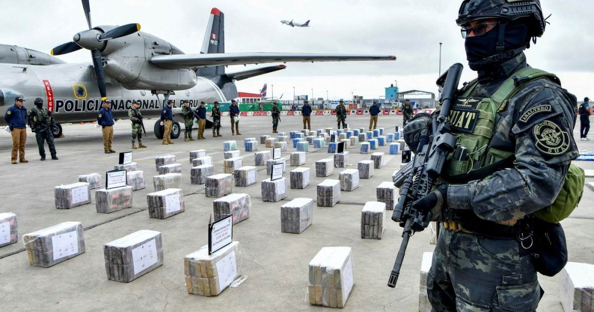 Al doilea producător mondial de cocaină cumpără 12 avioane pentru lupta antidrog