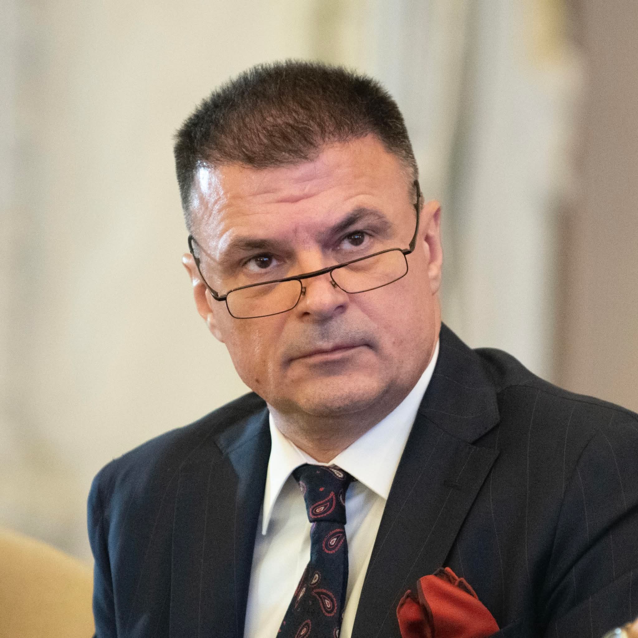 Mircea Roșca (PNL) acuză lipsa implicării guvernului în cazurile copiilor români instituționalizați