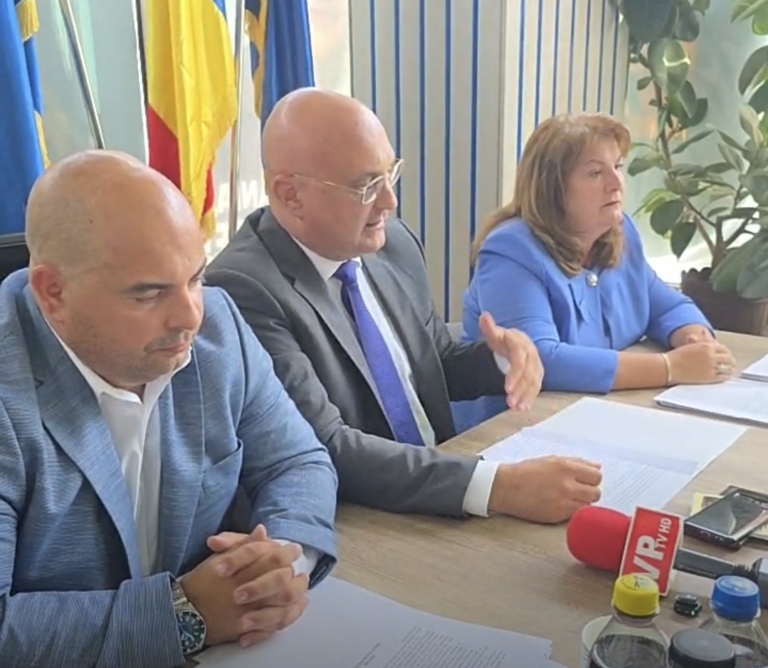 Conferință de presă la PNL Ploiești. Daniel Nicodim: „Domnul Polițeanu nu a înțeles cum funcționează democrația. Primarul NU este șeful consilierilor locali”