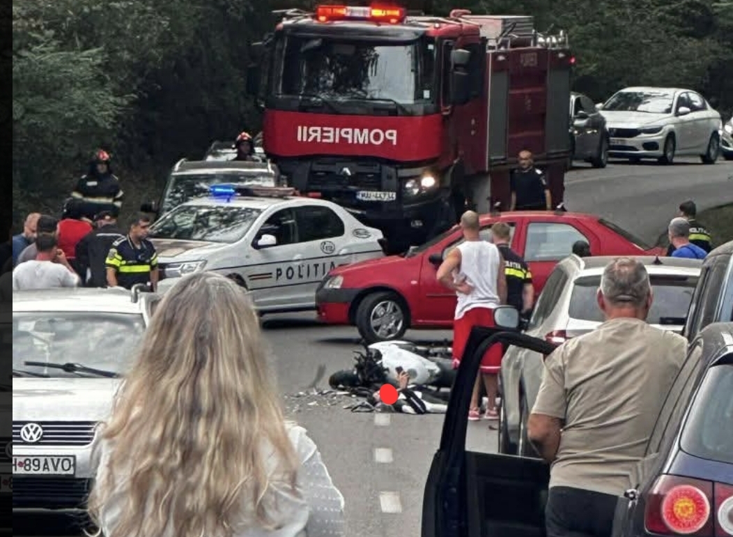Accident grav în Plopeni. Un motociclist a fost spulberat de mașină