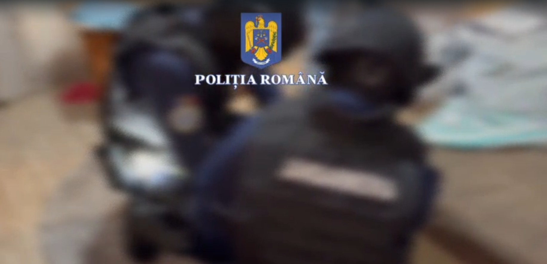 Suspecți de furt din magazine ridicați de mascați. 12 percheziții în Prahova și în București