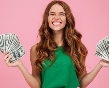 Dau lovitura financiară! Cele 4 zodii care vor avea mare noroc la bani în săptămâna 6-12 octombrie 2025