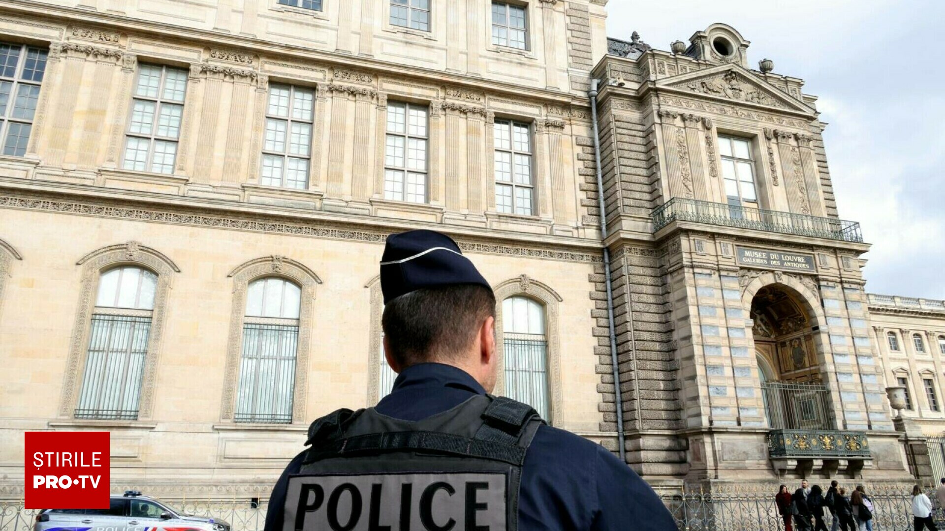 „Am văzut ceva foarte violent”. Mărturiile unei agente de pază care a fost prinsă în mijlocul marelui jaf de la Luvru