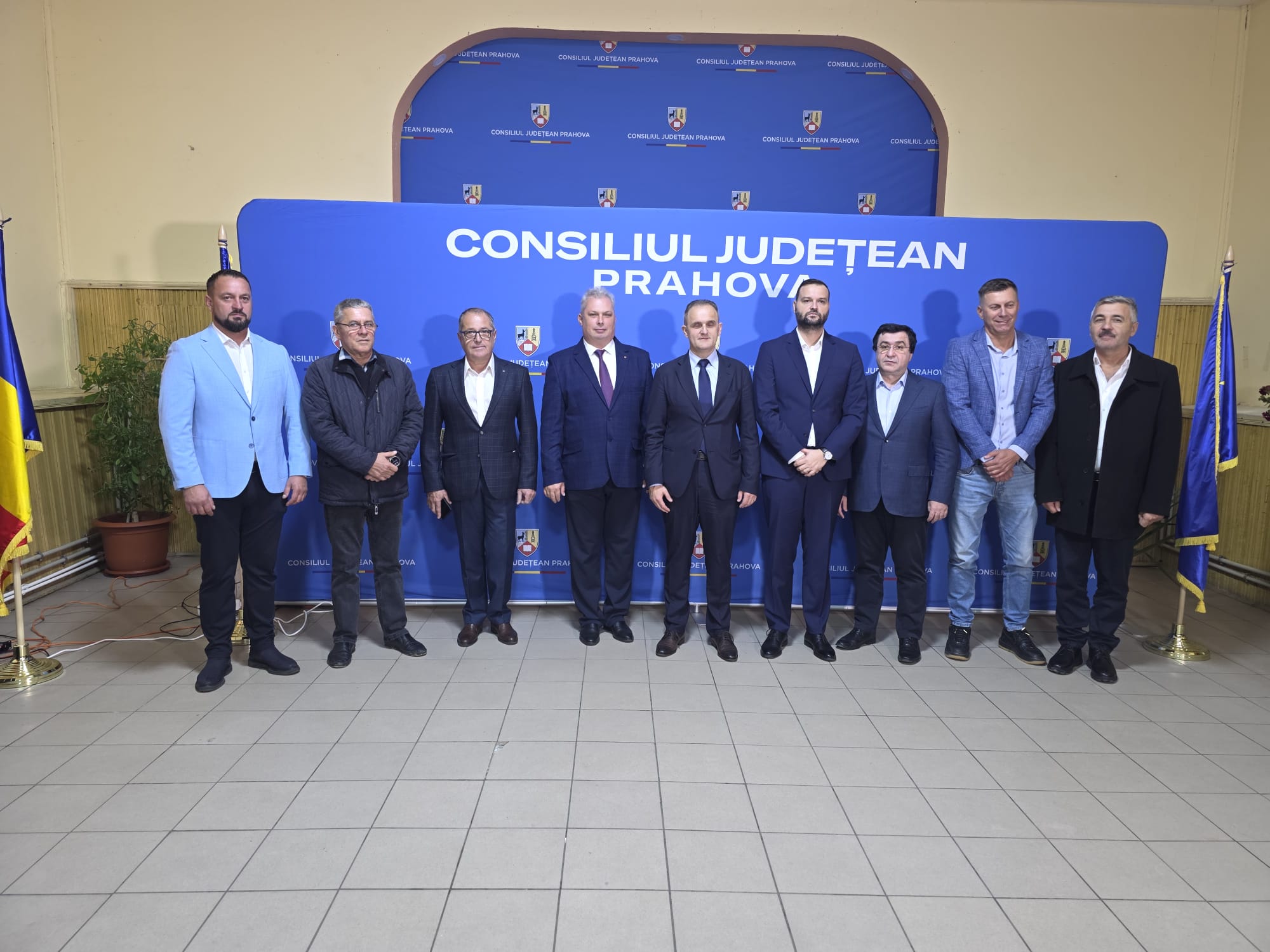 VIDEO: Președintele CJ, Virgil Nanu, la semnarea unui nou contract în beneficiul prahovenilor: Extindere rețea canalizare pentru șapte localități VIDEO: Președintele CJ, Virgil Nanu, la semnarea unui nou contract în beneficiul prahovenilor: Extindere rețea canalizare pentru șapte localități