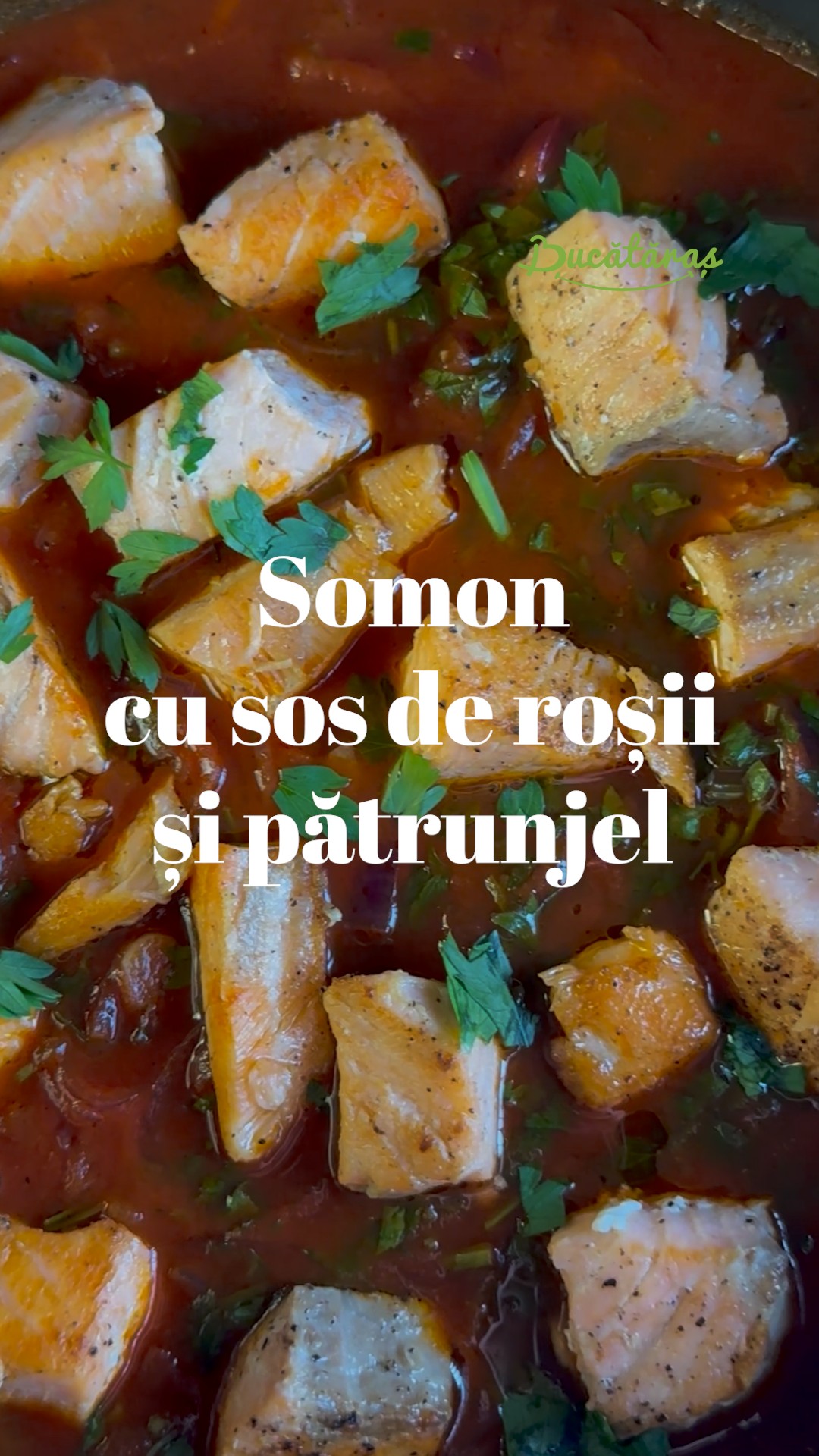 Somon cu sos de roșii și pătrunjel – Rețeta gustoasă și rapidă