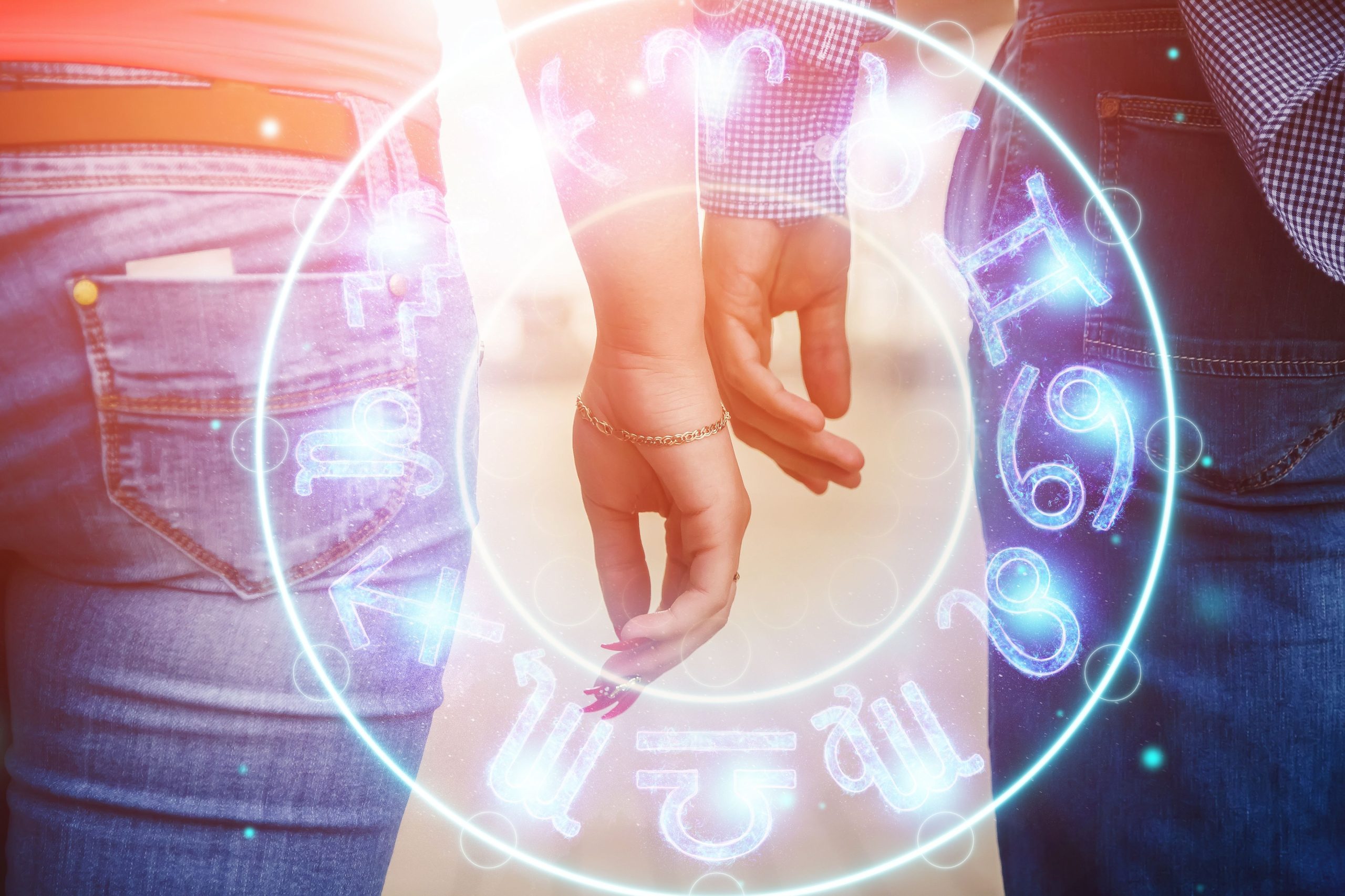 Horoscop joi, 6 noiembrie. Vărsătorii iau decizii radicale în privința partenerilor de viață
