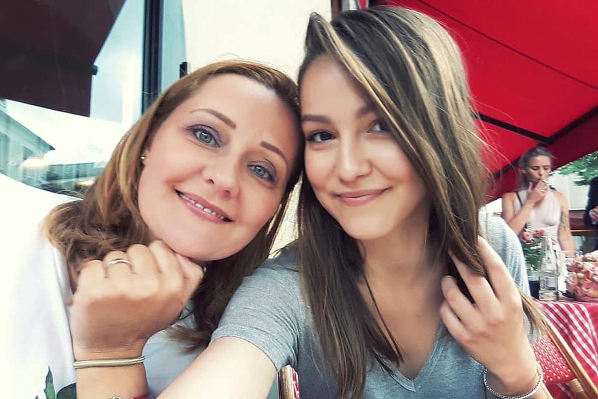 Fiica Elenei Lasconi, implicată într-un scandal uriaș. Mesajele Oanei Lasconi au stârnit un val de controverse în mediul online: „Dacă aș conduce o țară acum, aș înarma Hamas”