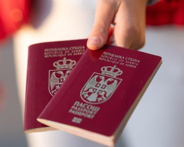 Comisia Europeană a declarat că Serbia prezintă riscuri de securitate pentru UE prin emiterea pașapoartelor pentru ruși