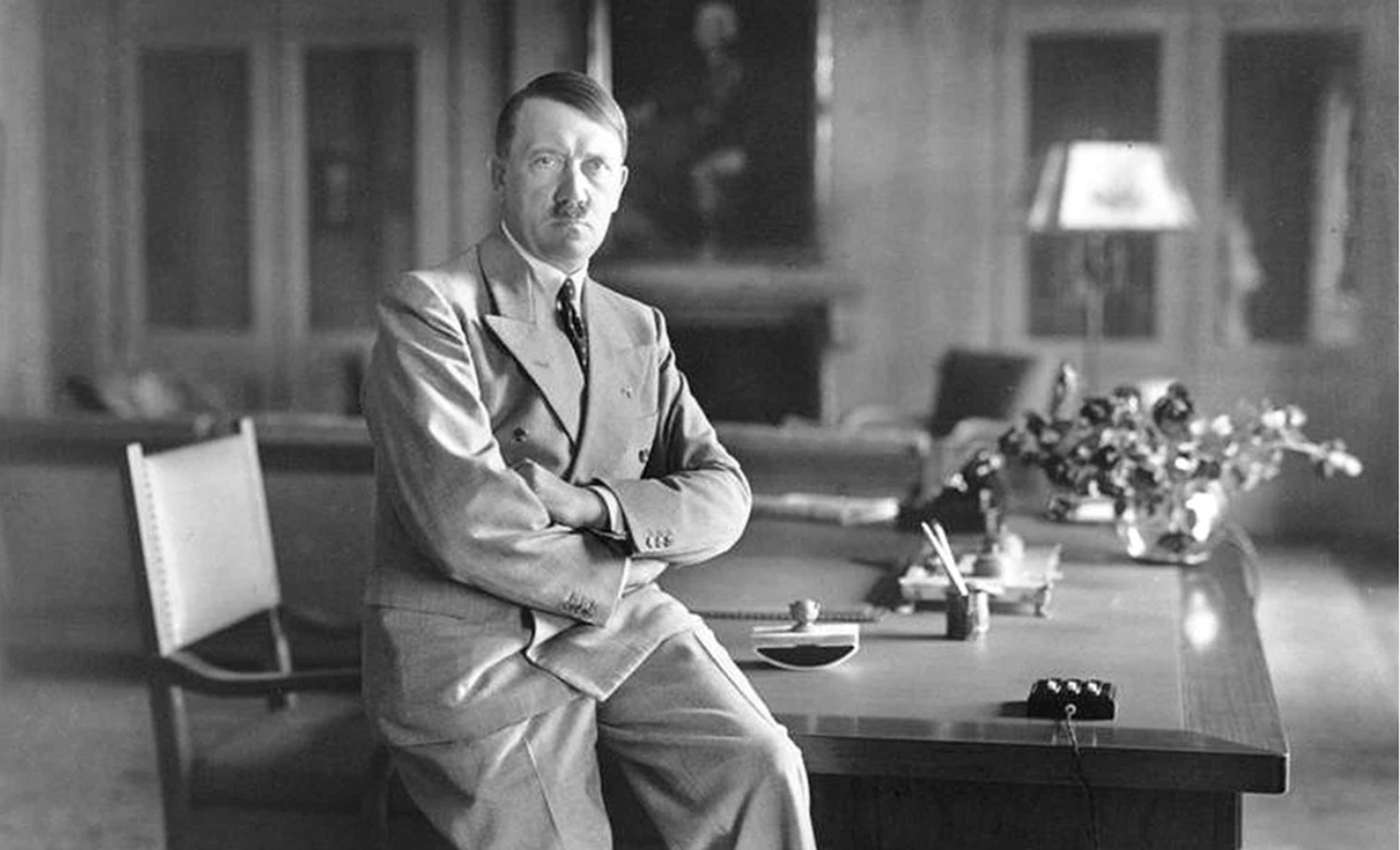O nouă descoperire în ADN-ul lui Hitler. „Dacă și-ar fi văzut rezultatele genetice, s-ar fi trimis singur în camera de gazare”