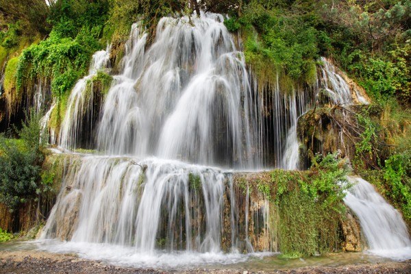 Cascada cu apă minerală din România, un loc rar în lume. Dan Negru: „Dacă ar fi fost oriunde în Europa, aici ar fi ticsit de oameni” Cascada cu apă minerală din România, un loc rar în lume. Dan Negru: „Dacă ar fi fost oriunde în Europa, aici ar fi ticsit de oameni”