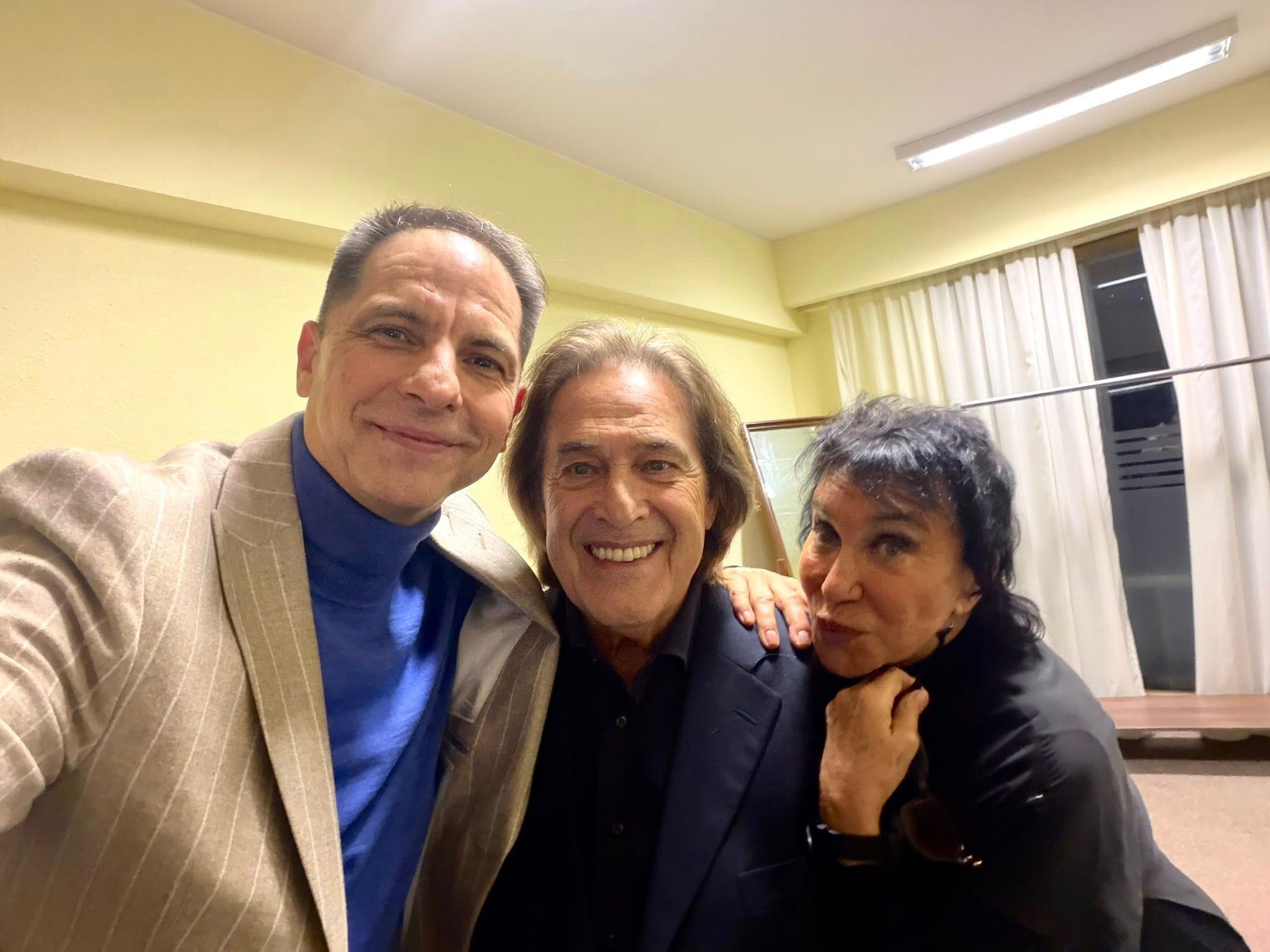 În ce vor să investească bani în România soliștii trupei Ricchi e Poveri? Dan Negru le-a prezentat show-ul de la Sala Palatului: „Le știu muzica de copil!”. Ce mâncare au cerut în culise?