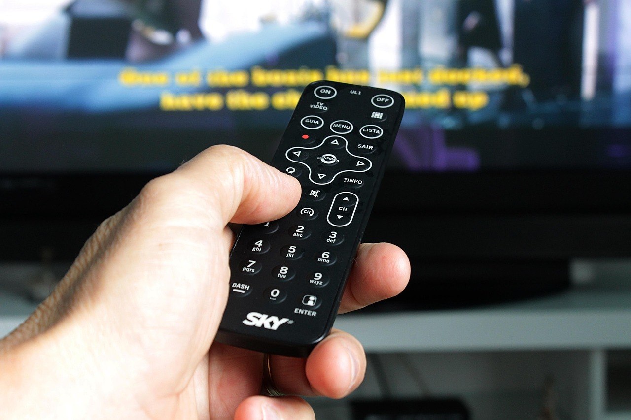 Surpriză pe piața TV din România! Se lansează o nouă televiziune. Ce filme și seriale vor putea fi urmărite