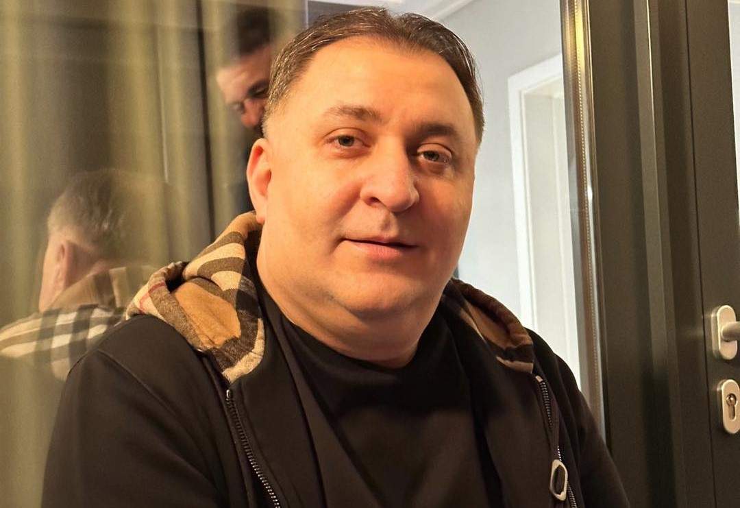 Vali Vijelie a recunoscut că are amantă! Manelistul, dezvăluiri picante: ”Pot să țin și două în casă” Vali Vijelie a recunoscut că are amantă! Manelistul, dezvăluiri picante: ”Pot să țin și două în casă”