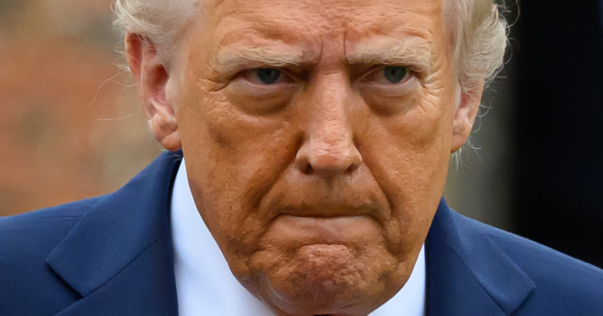 Avertisment de la Washington. Trump anunță că spațiul aerian al Venezuelei trebuie considerat „complet închis”. Reacție de la Caracas
