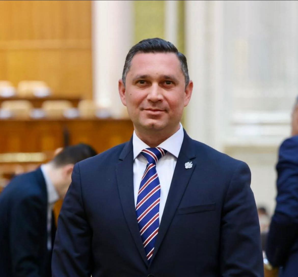 Deputatul PSD Prahova Bogdan Toader cere o analiză tehnică și responsabilă privind viitorul rafinăriei Lukoil Ploiești: „Este o capacitate strategică pentru România”