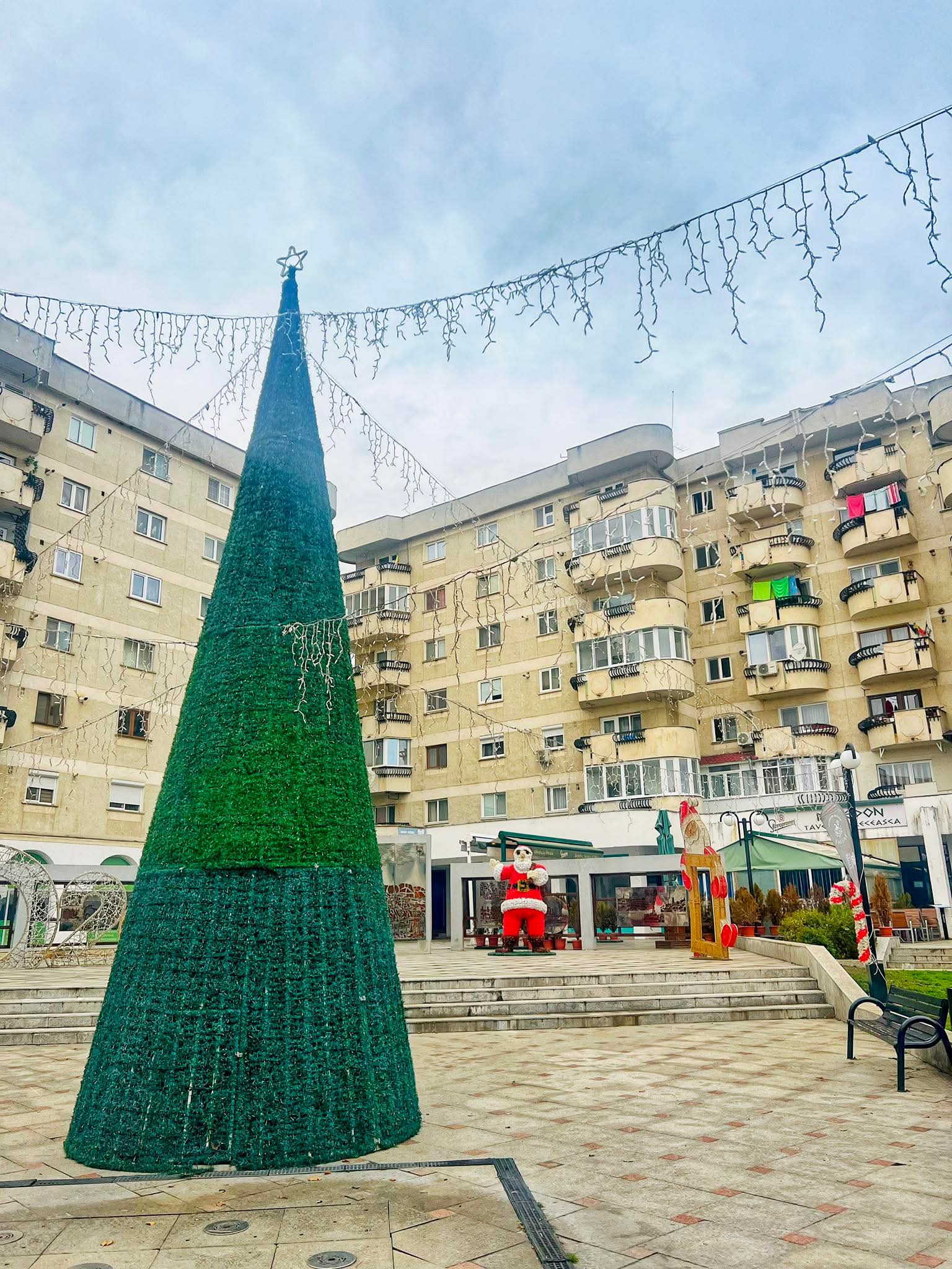 Aprinderea luminițelor de Crăciun, amânată în Câmpina Aprinderea luminițelor de Crăciun, amânată în Câmpina