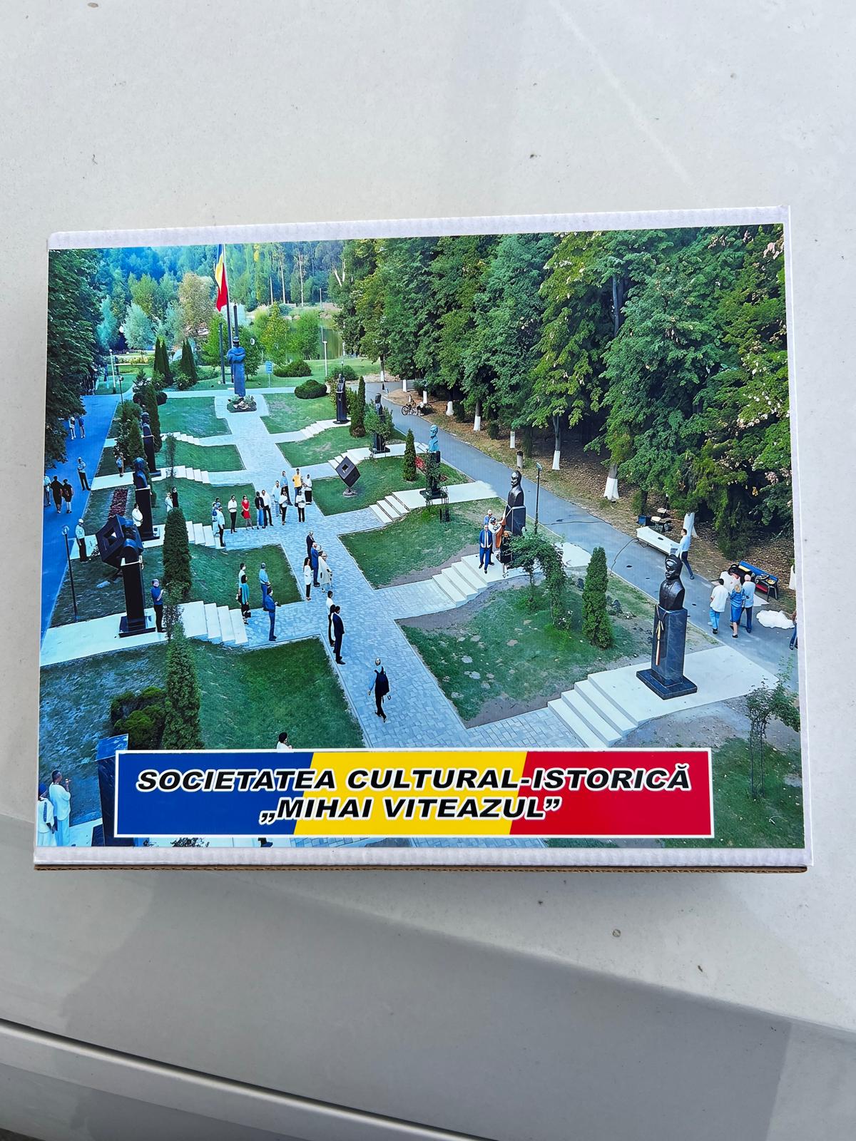 Mini-amfiteatrul „Lecția România Mare” inaugurat în Parcul Constantin Stere din Bucov – SMV Ploiești și Fundația „Constantin Stere” acordă distincții personalităților implicate în programul „Mihai Viteazul – 425”