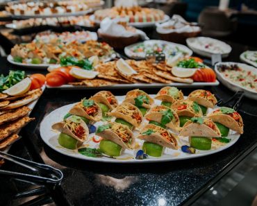 Sky Restaurant & Terrace a redefinit eleganța la petrecerea de reinaugurare, într-un eveniment fastuos și exclusivist