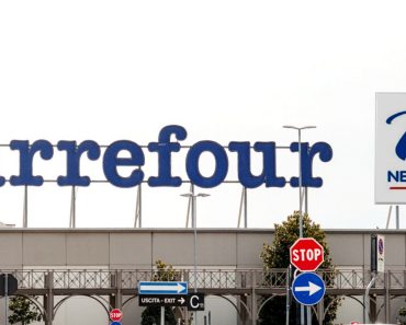 Țara din care Carrefour și-a anunțat plecarea. Comisia Europeană tocmai și-a dat acordul preluării de către un alt mare retailer