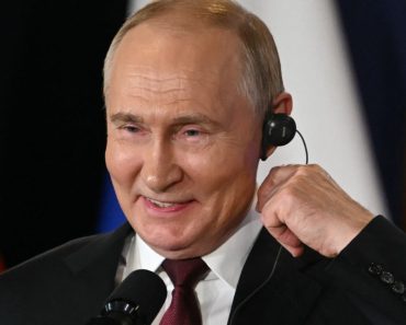„Rusia sub Vladimir Putin este mai puţin stabilă decât Uniunea Sovietică. Un stat organizat pe principii mafiote” (istoric rus)