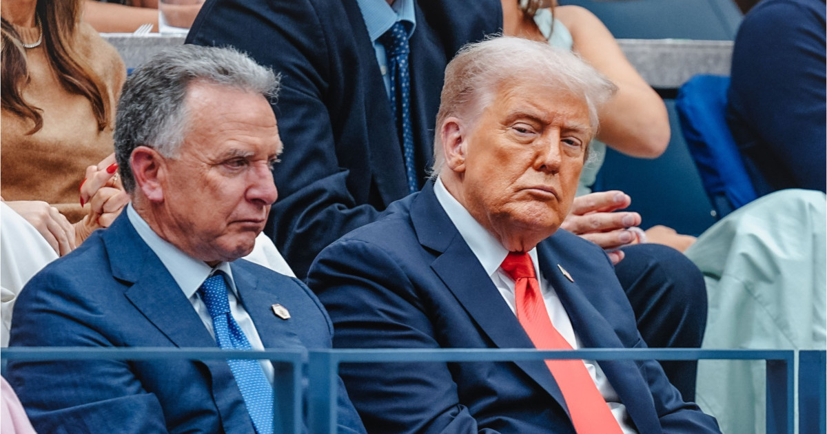 Ceasuri Rolex, lingouri de aur și o diplomație „decimată din interior”. Cum funcționează politica externă a Americii în era Trump 2.0