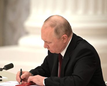 Putin reînvie „poporul sovietic”. România este vizată de o nouă lege promulgată de către dictatorul de la Kremlin