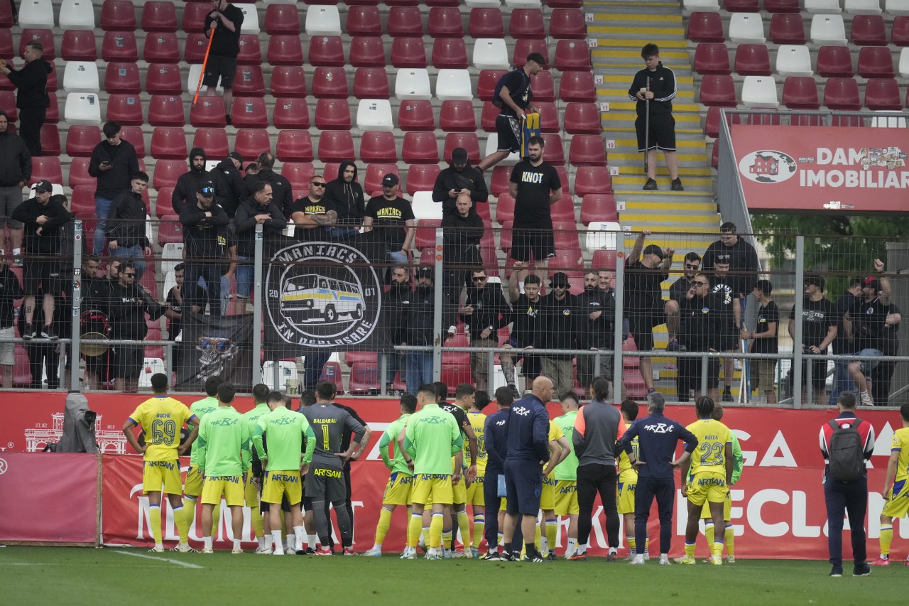 Neagoe și fotbaliștii Petrolului trebuie să se revanșeze în fața fanilor