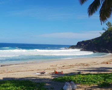 Insula celebră unde locuitorii s-au săturat de turiștii care merg dezbrăcați pe străzi: „Copiii mă întreabă…”