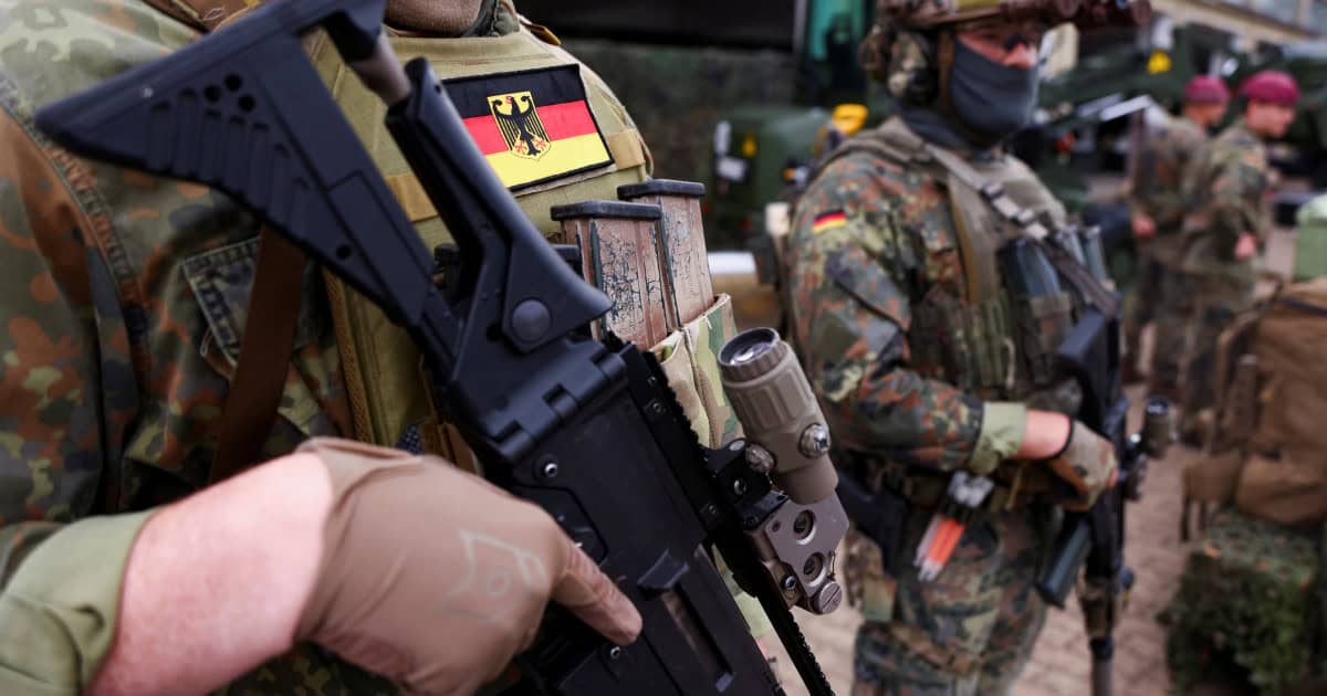 O stare de spirit „schizofrenică”. Puterea militară tot mai mare a Germaniei reaprinde vechi temeri în Franța