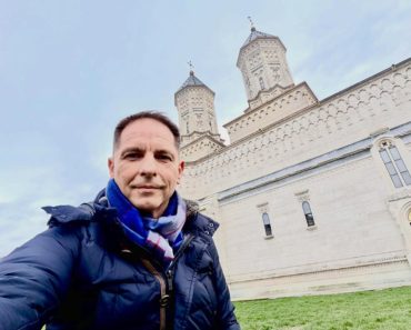 Mănăstirea din România care l-a impresionat pe Dan Negru. A comparat-o cu Capela Sixtină și Sagrada Familia Mănăstirea din România care l-a impresionat pe Dan Negru. A comparat-o cu Capela Sixtină și Sagrada Familia