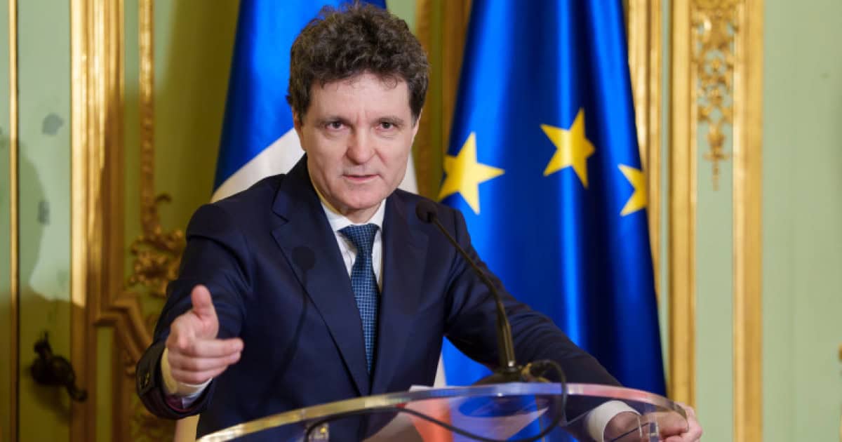 Ce răspuns a dat Nicușor Dan la întrebarea: „Ar trebui România să se simtă amenințată de discursul violent al lui Donald Trump?”