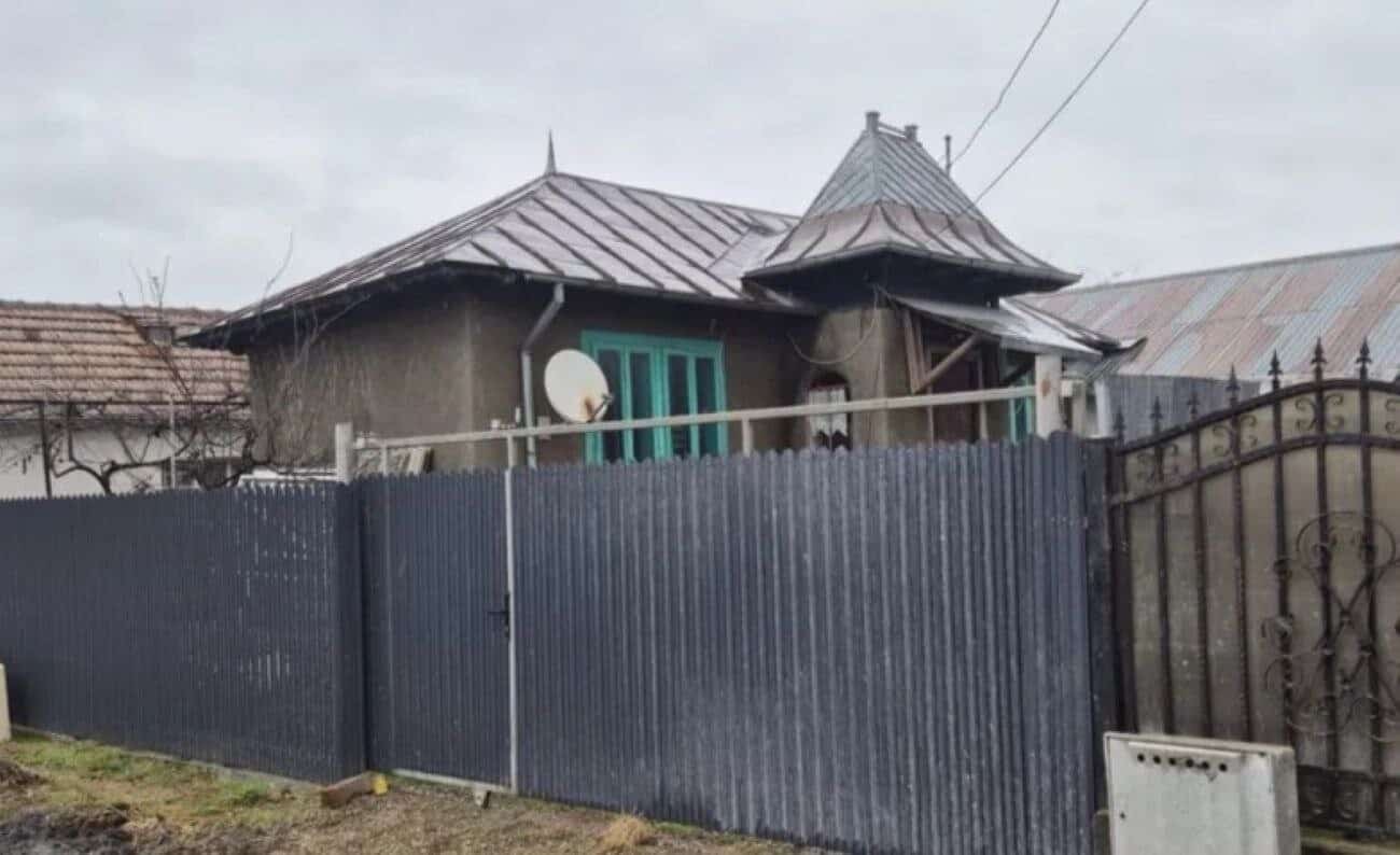 Casă cu teren de 1.100 de metri pătrați în România, cu doar 4.800 de euro! Unde se află proprietatea Casă cu teren de 1.100 de metri pătrați în România, cu doar 4.800 de euro! Unde se află proprietatea