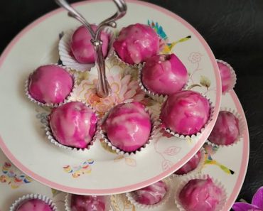 Desert bomboane fondante cu visine Desert bomboane fondante cu visine