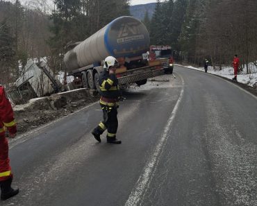 Cisternă implicată într-un accident pe DN 1A, între Măneciu și Cheia. Cum se circulă