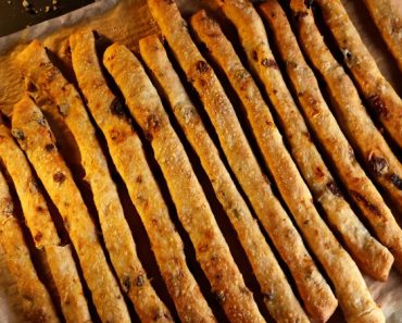 Grisine cu roșii uscate – Rețeta ușoară pentru o gustare delicioasă Grisine cu roșii uscate – Rețeta ușoară pentru o gustare delicioasă