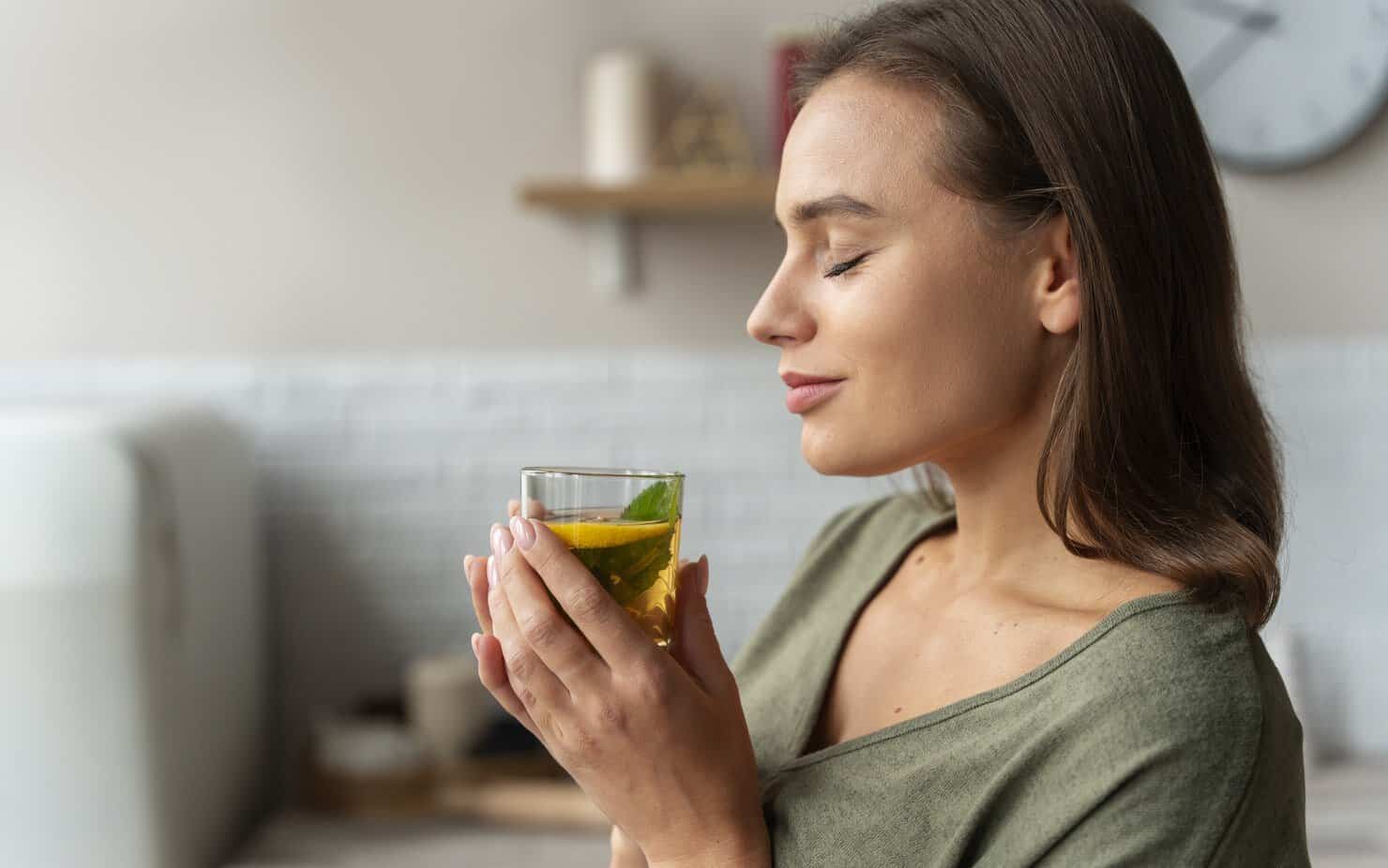 Băutura simplă care poate proteja inima, creierul și organismul. Ce spun studiile despre efectele consumului zilnic