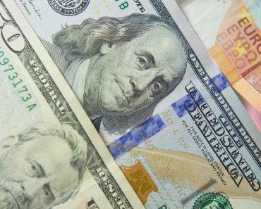 Curs valutar BNR marți, 3 februarie. Câți lei costă 1 euro și cât a ajuns gramul de aur