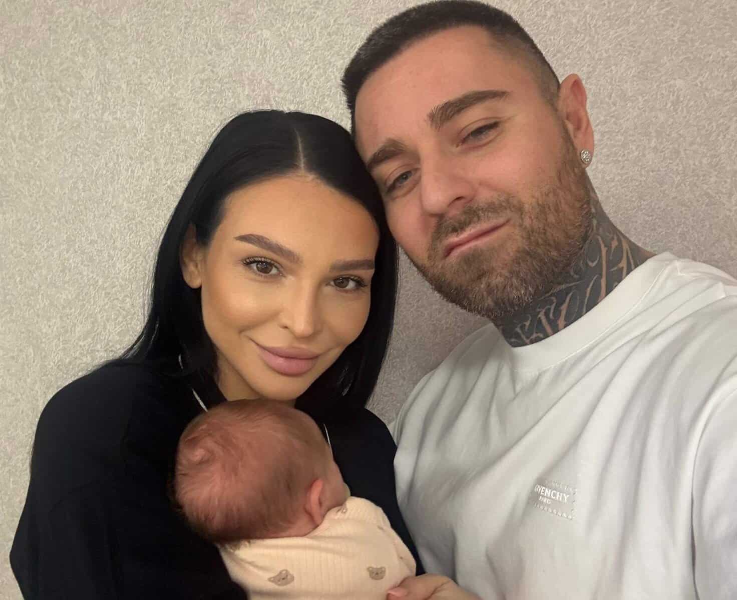 Francisca, primele declarații despre naștere! Vedeta a trecut prin clipe de panică: ”Cordonul ombilical de două ori în jurul gâtului” Francisca, primele declarații despre naștere! Vedeta a trecut prin clipe de panică: ”Cordonul ombilical de două ori în jurul gâtului”