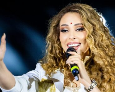 Cea mai neagră perioadă din viața Iuliei Vântur de când s-a mutat în India. Prin ce a trecut vedeta, în ciuda succesului: „Apropiați pe care i-am pierdut” Cea mai neagră perioadă din viața Iuliei Vântur de când s-a mutat în India. Prin ce a trecut vedeta, în ciuda succesului: „Apropiați pe care i-am pierdut”