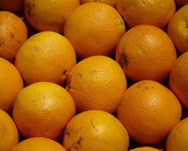 Alertă în magazinele din România. Portocale contaminate cu pesticide, vândute cu etichete false. 12 persoane, la audieri Alertă în magazinele din România. Portocale contaminate cu pesticide, vândute cu etichete false. 12 persoane, la audieri