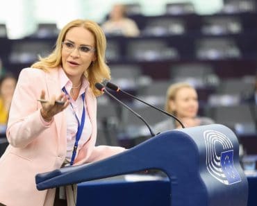 Gabriela Firea, siluetă de invidiat la 53 de ani! Dieta care o menține ca în adolescență. A slăbit 25 kg în 3 luni