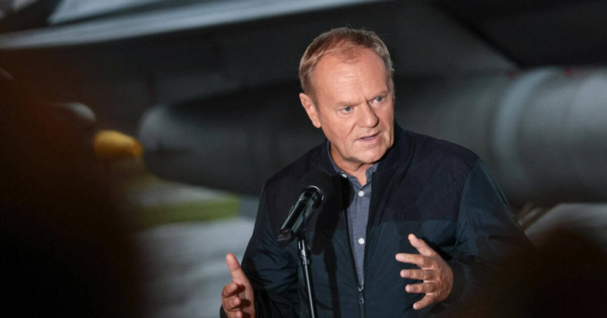 Premierul Donald Tusk le cere cetățenilor polonezi „să plece imediat” din Iran