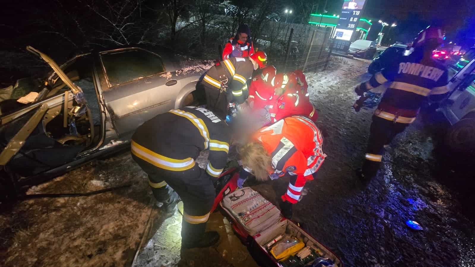 FOTO: Accident mortal la Comarnic. Șoferul unui autoturism a intrat pe contrasens FOTO: Accident mortal la Comarnic. Șoferul unui autoturism a intrat pe contrasens