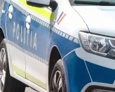 Bărbat reţinut după ce ar fi distrus geamurile de la uşa sediului PNL